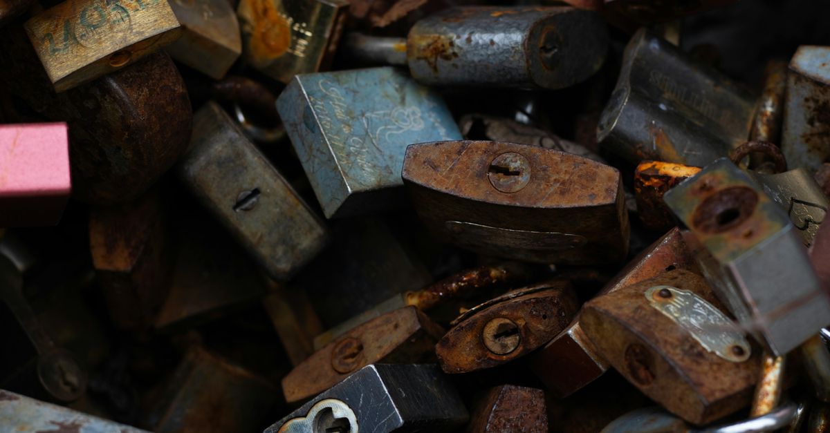 locksmith tools keys — Queens NY Locksmith