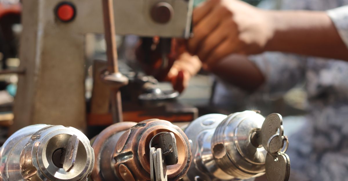 locksmith service technician — Queens NY Locksmith