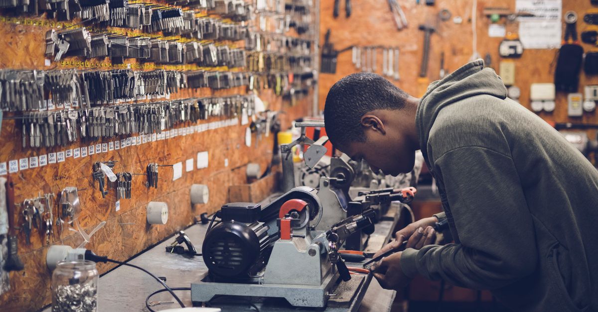 key maker professional — Queens NY Locksmith